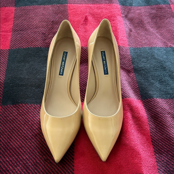 Stuart Weitzman Leigh 70 Patent Nude Adobe Leather Pumps - Picture 6 of 9
